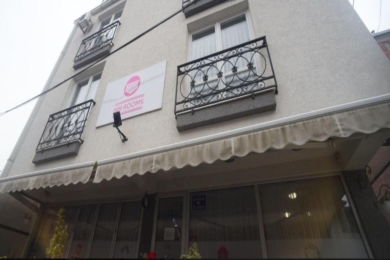 City Boutique Rooms Skopje Bagian luar foto