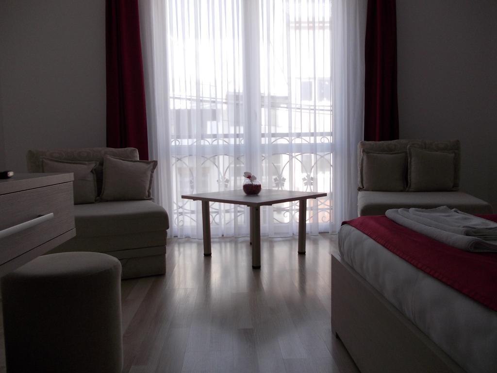 City Boutique Rooms Skopje Bagian luar foto