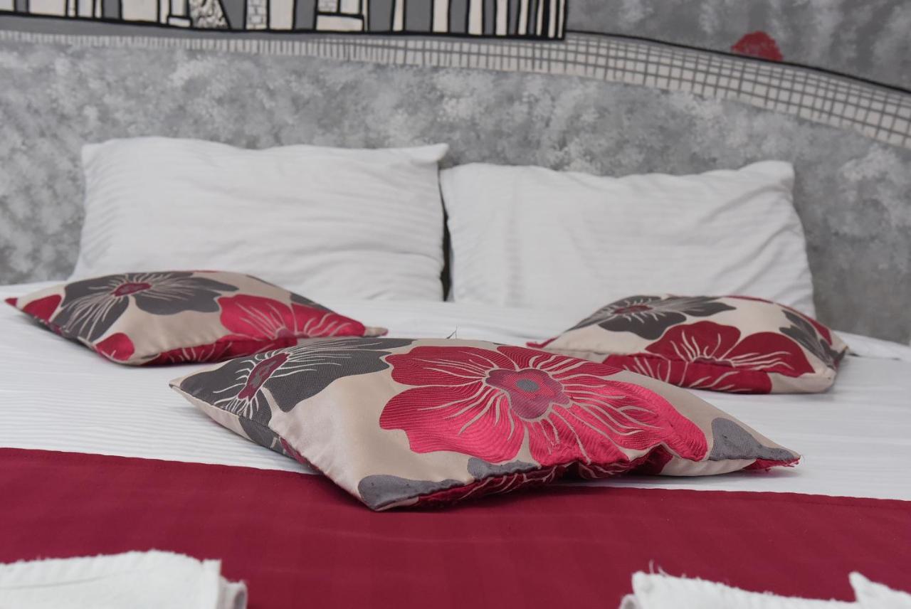 City Boutique Rooms Skopje Bagian luar foto